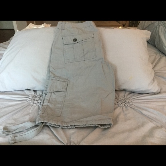 Shorts - Picture 3 of 5